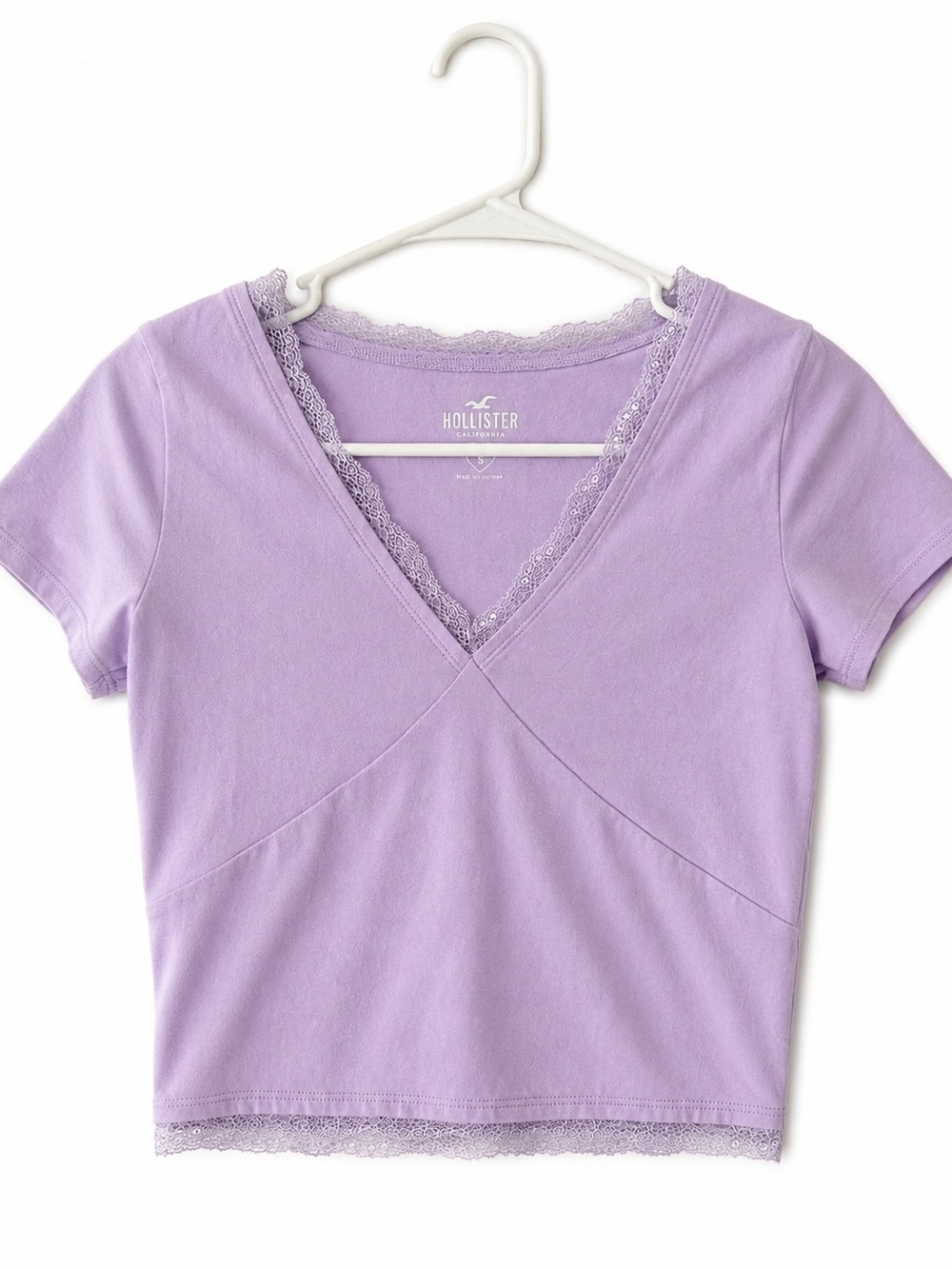 Hollister Lavender Lace-Trim Cropped V-Neck Tee